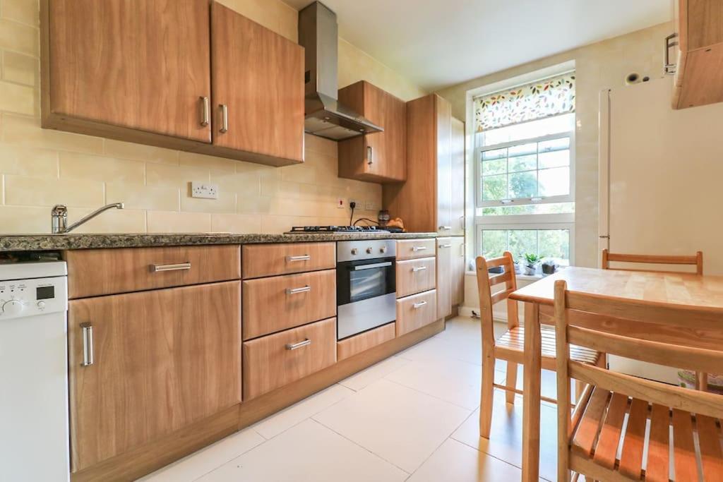 Spacious 4 Bed Flat Near London 02 Arena Greenwich Exteriér fotografie