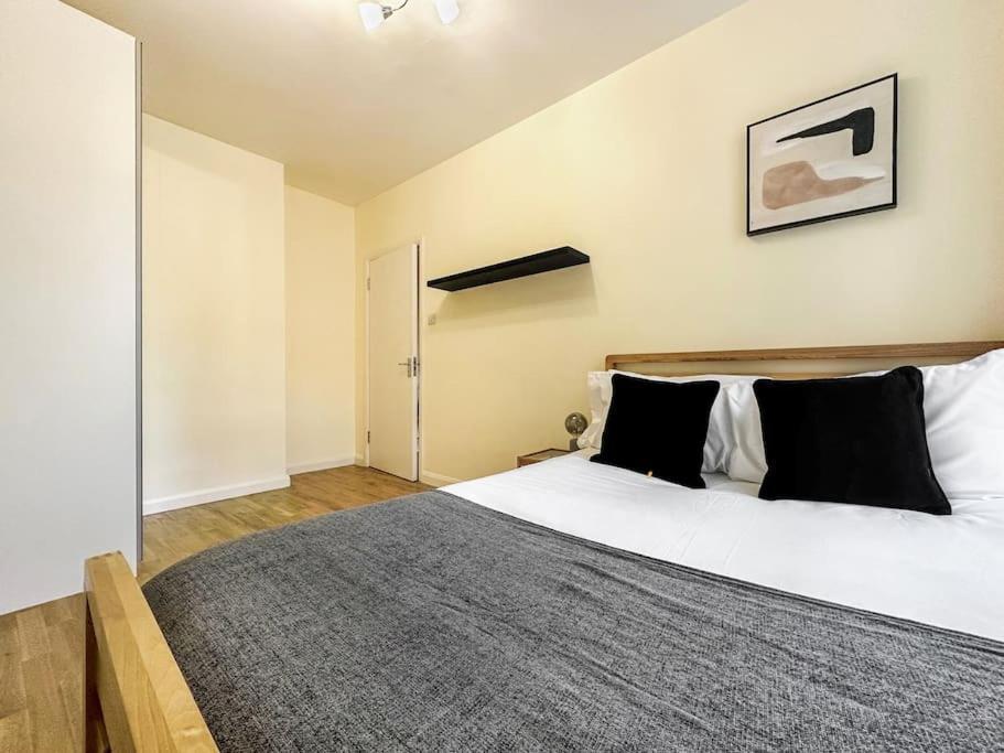 Spacious 4 Bed Flat Near London 02 Arena Greenwich Exteriér fotografie